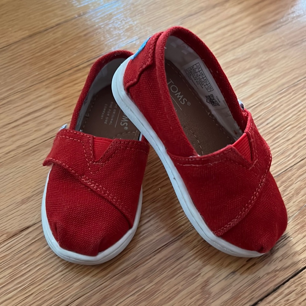 Toms Shoes